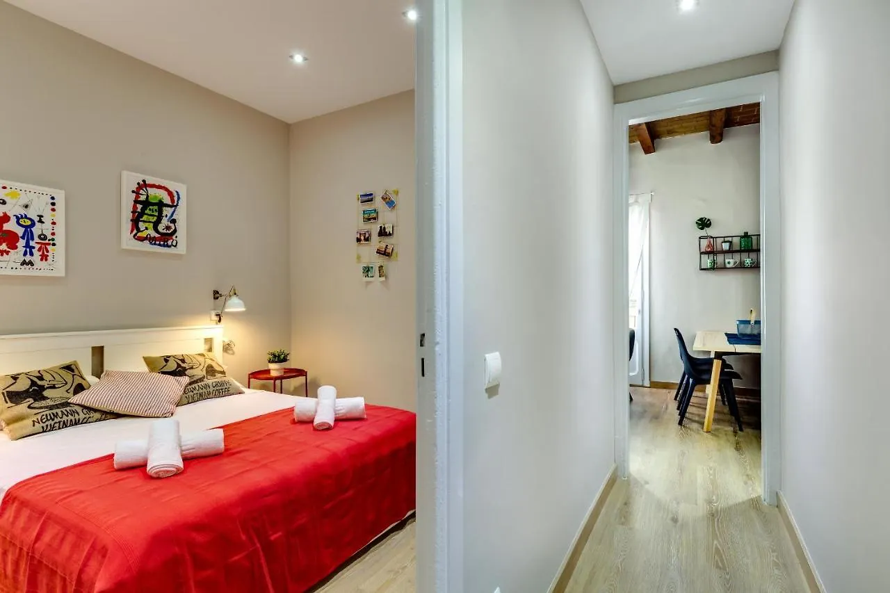 Apartment Renovated & Classic 3-Bedroom Sagrada Familia Apt. Barcelona