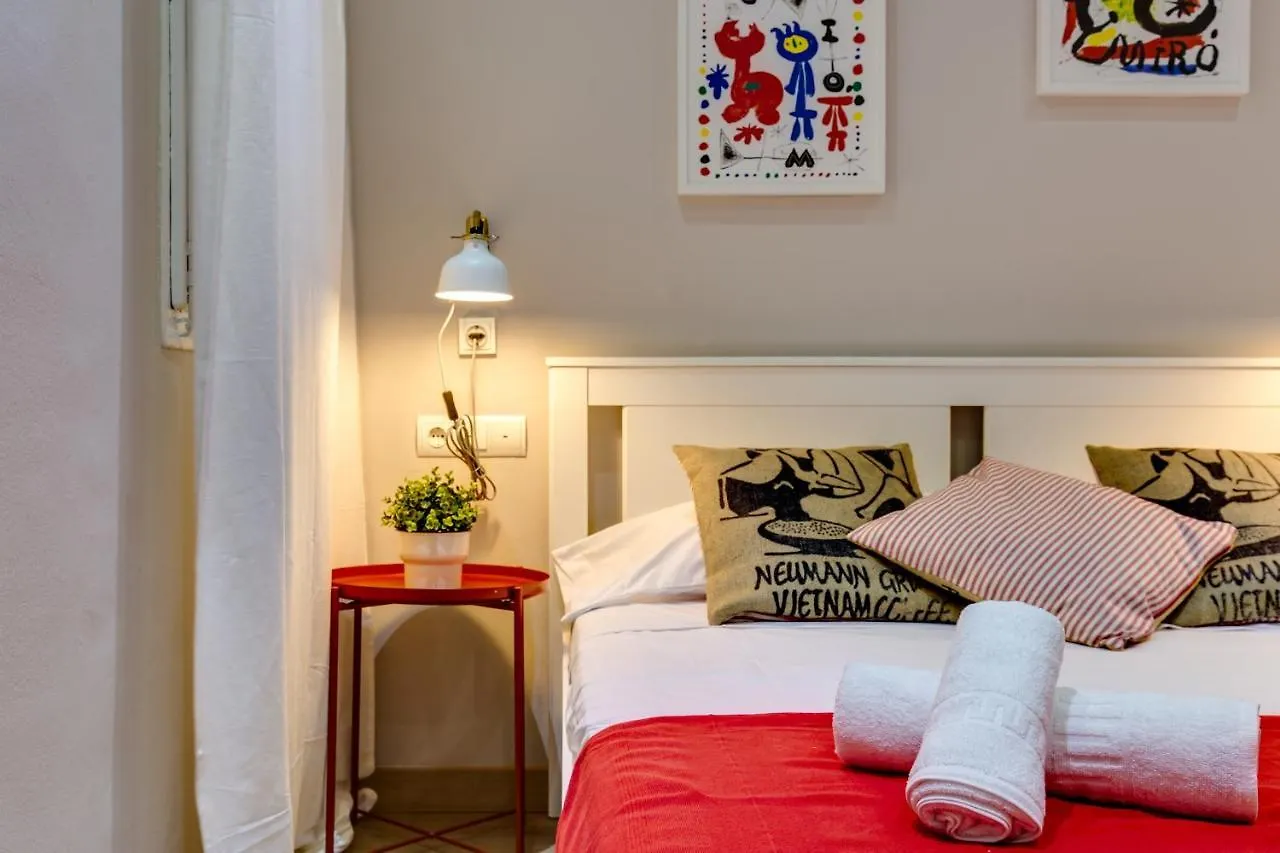 Renovated & Classic 3-Bedroom Sagrada Familia Apt. Barcelona Spain