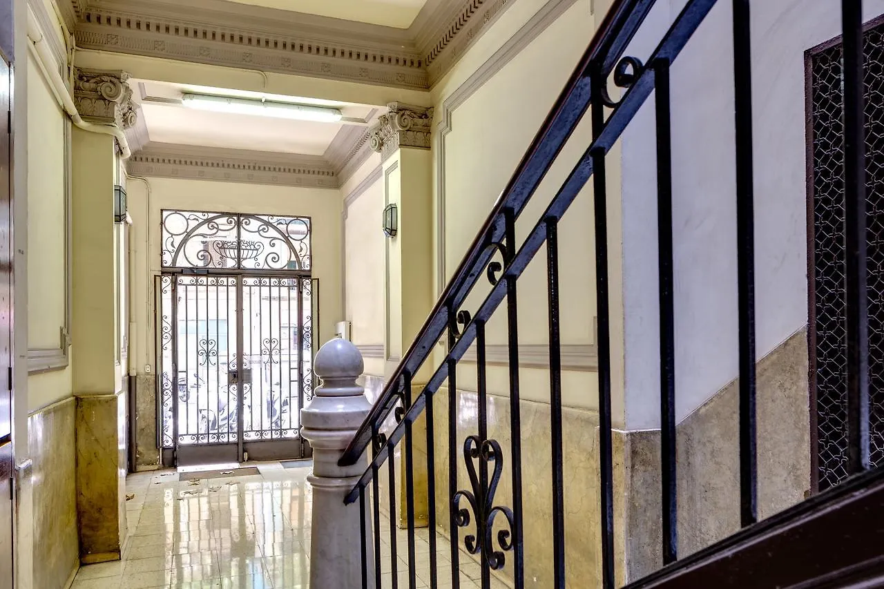 Renovated & Classic 3-Bedroom Sagrada Familia Apt. Barcelona Apartment