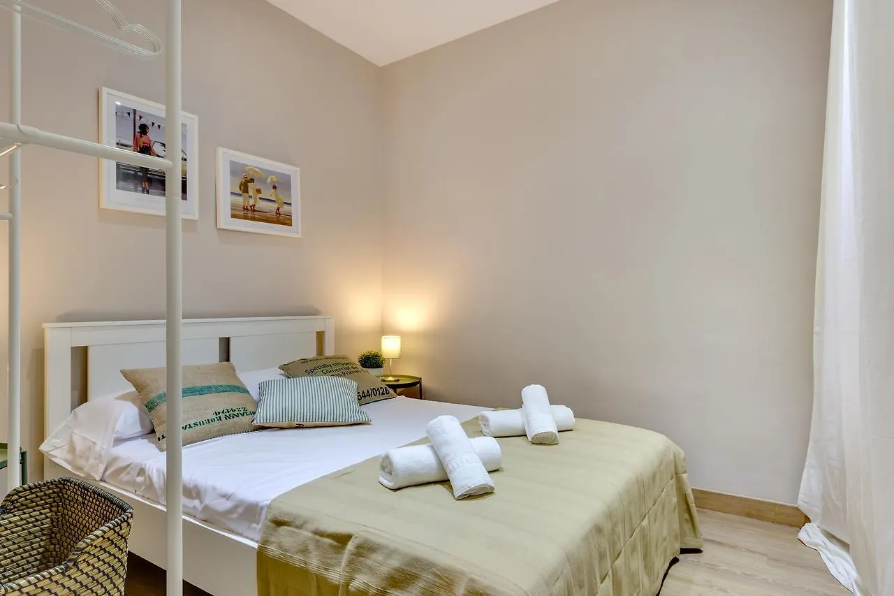 Renovated & Classic 3-Bedroom Sagrada Familia Apt. Barcelona 0*,  Spain