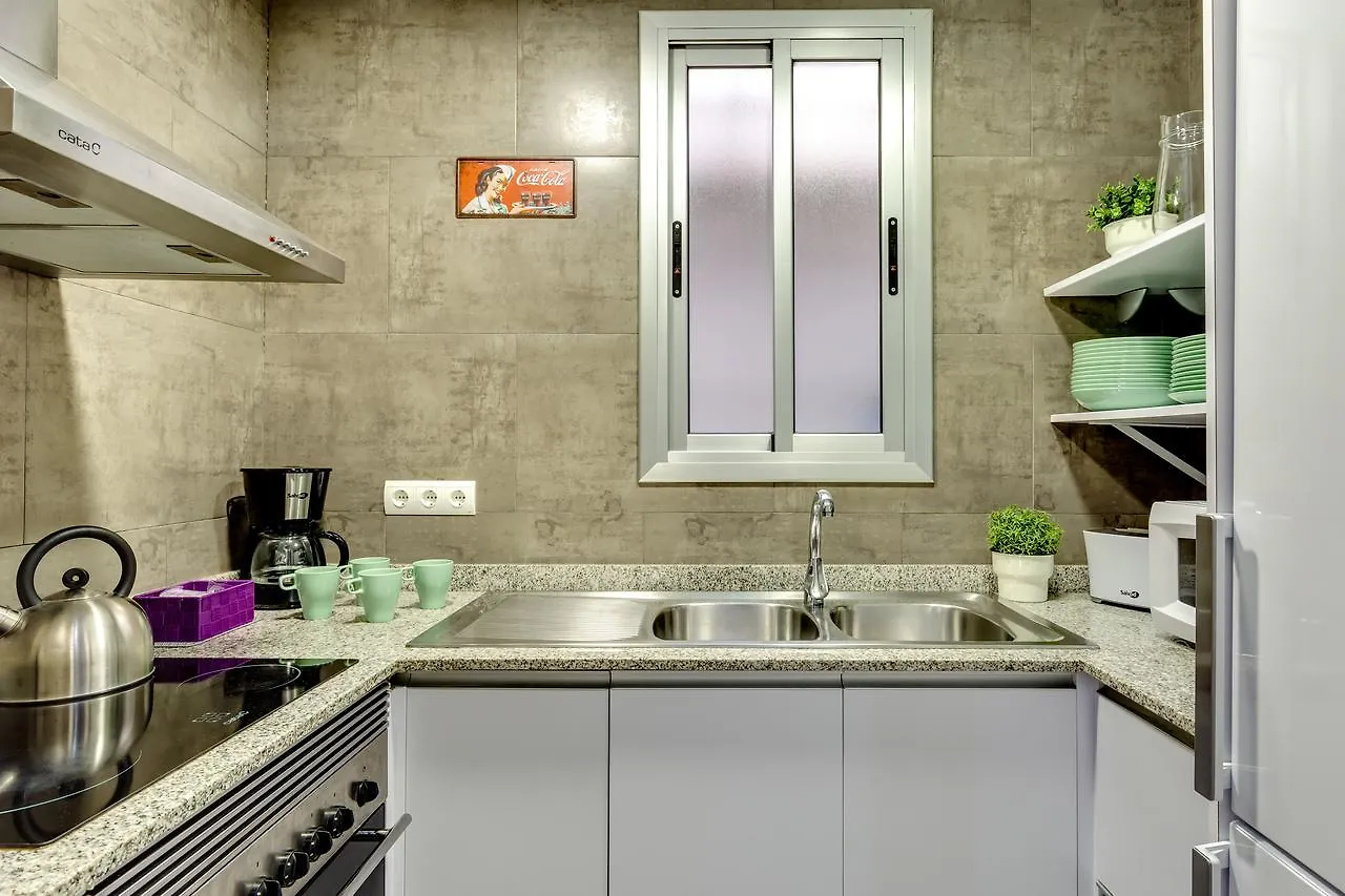 Renovated & Classic 3-Bedroom Sagrada Familia Apt. Barcelona Apartment