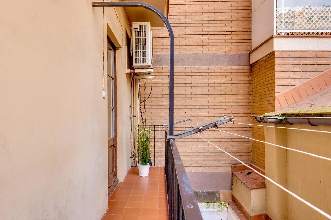 Renovated & Classic 3-Bedroom Sagrada Familia Apt. Barcelona Apartment